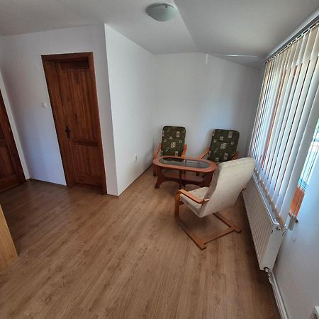 Wolf Apartments Sîngeorgiu de Mureş Buitenkant foto